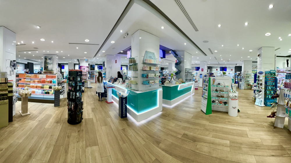 farmacia-cipro-next-to-you-chi-siam-la-nostra-farmacia.001
